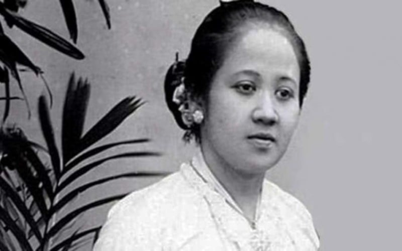 Untuk mengenang perjuangan R.A Kartini, maka tanggal lahirnya dijadikan sebagai Hari Kartini dan dikisahkan dalam lagu Ibu Kita Kartini oleh WR. Supratman. - ilustrasi