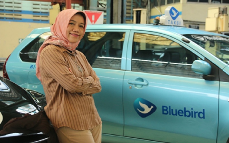  Hari Kartini: Perempuan di Balik Puluhan Ribu Armada Bluebird