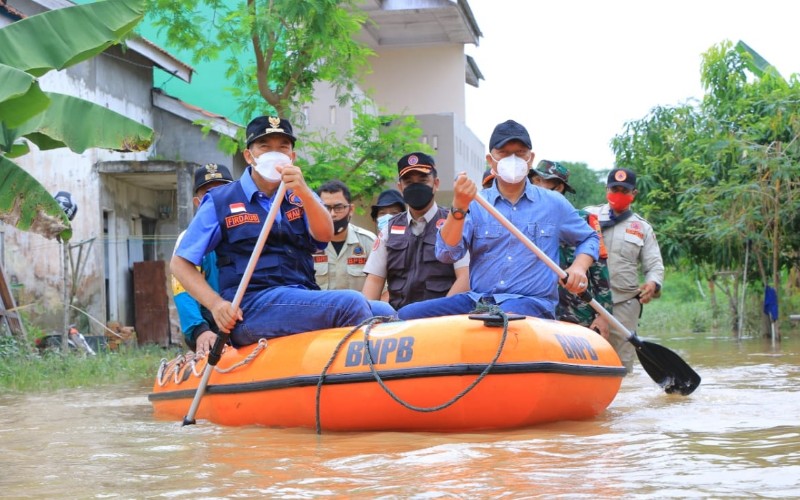  Wali Kota Pekanbaru Sambangi Lokasi Banjir di Bukit Raya