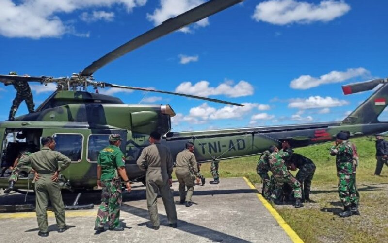  Helikopter TNI Terkena Tembakan Saat Evakuasi Korban Kontak Senjata di Papua