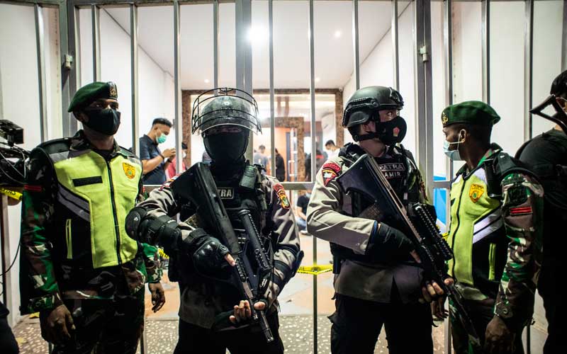  Densus 88 Antiteror Geledah Bekas Markas FPI Pasca Penangkapan Munarman Terkait Kasus Terorisme