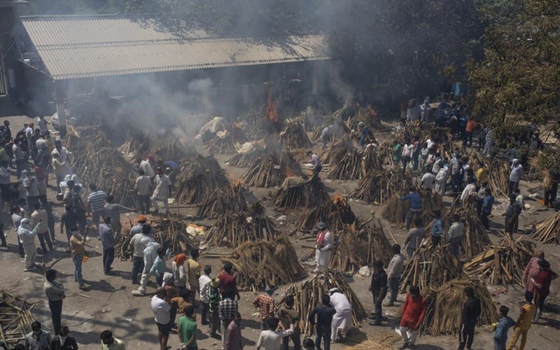  Angka Kematian Akibat Covid-19 Terus Melonjak di India, Parkiran jadi Tempat Krematorium