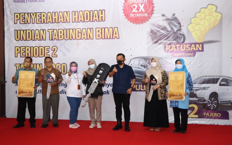  Bank Jateng Cilacap Serahkan Hadiah Undian Tabungan Bima