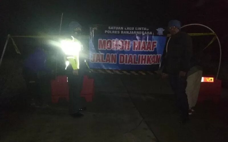  Erupsi Kawah Sileri, Motor dan Mobil Jadi Korban