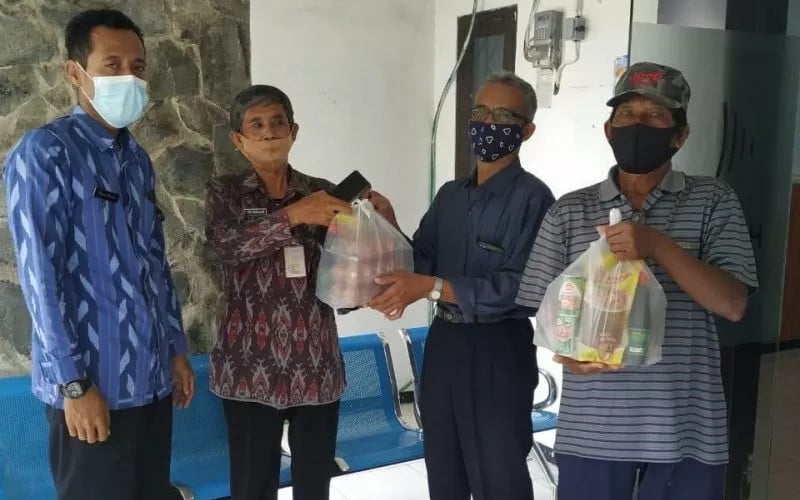  Di Kediri, Warga Isolasi Mandiri Dapat Jatah Sembako