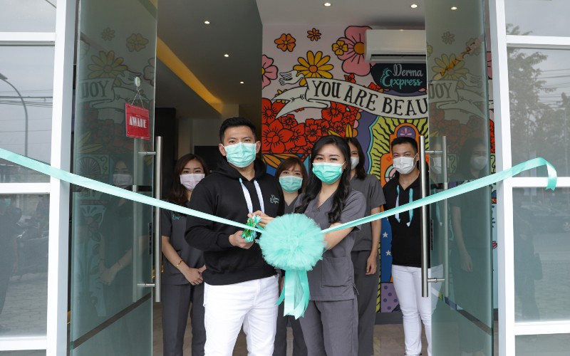 Klinik kecantikan Derma Express melakukan ekspansi ke Semarang dengan membuka cabang di Jalan Kartini Semarang. Klinik tersebut menawarkan paket perawatan kulit, serta produk perawatan kecantikan. (Foto: Istimewa)