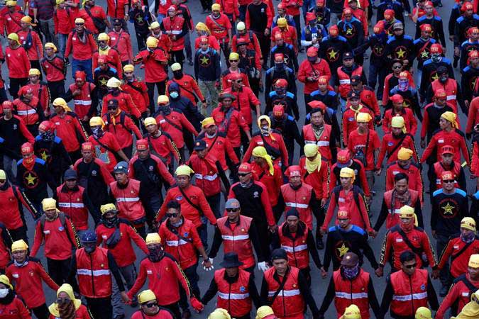  Besok May Day, Ganjar Ajak Buruh Rayakan Dengan Diskusi Secara Virtual