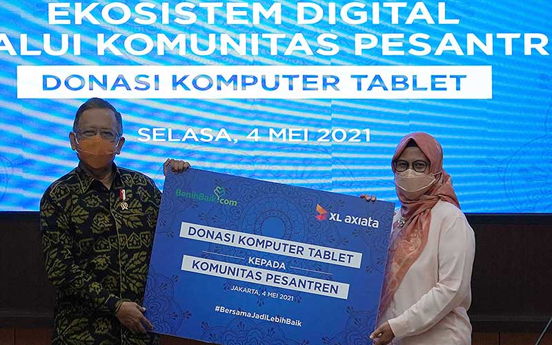  Program Desa Digital, XL Axiata Donasikan 100 Laptop kepada 12 Pondok Pesantren