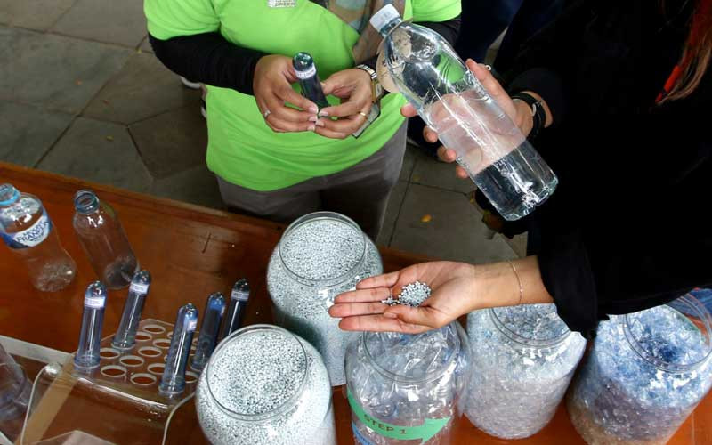  Pemprov Jabar Berkolaborasi Dengan Octopus Tekan Peredaran Sampah Plastik