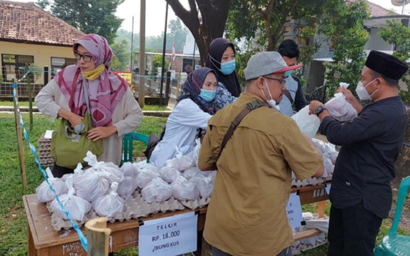  Pemkab Purwakarta Gelar Bazar Murah Kebutuhan Pokok