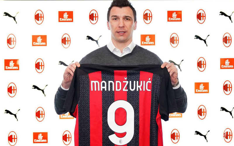 Striker AC Milan, Mario Mandzukic/The AC Milan Offside