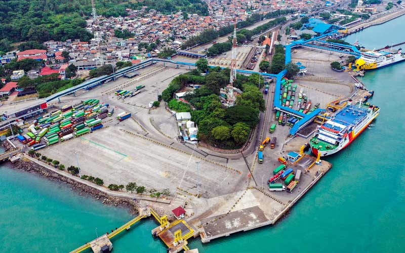  Pelabuhan Merak Hentikan Pelayanan Penyebrangan Bagi Pemudik