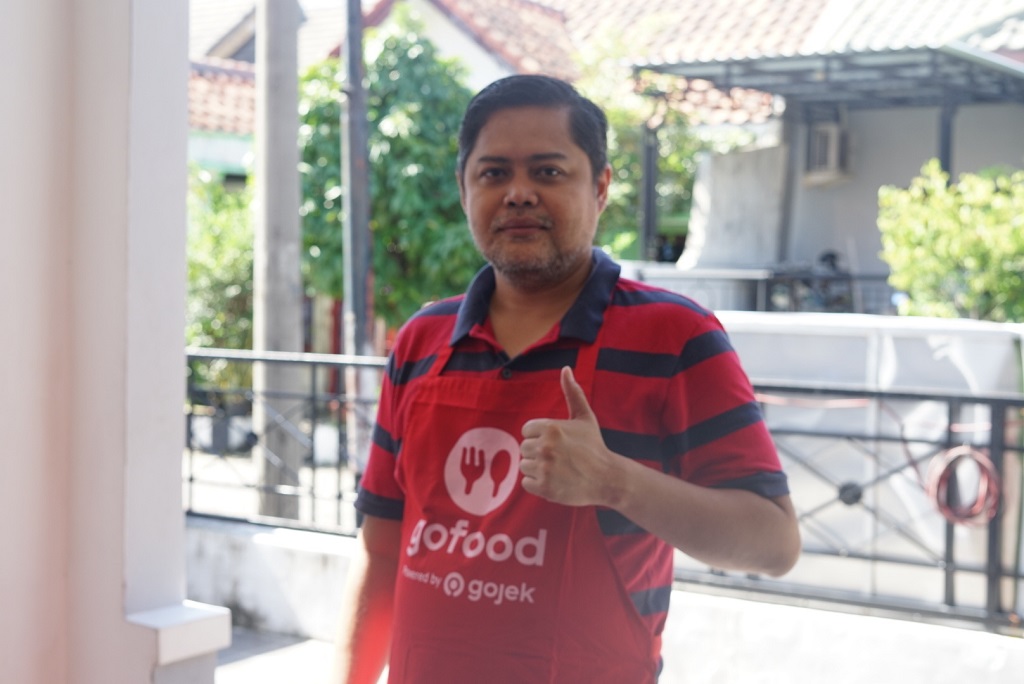  Jumat Berkah, Cara Mitra Usaha GoFood di Surabaya ini Sebarkan Gotong Royong Antar UMKM