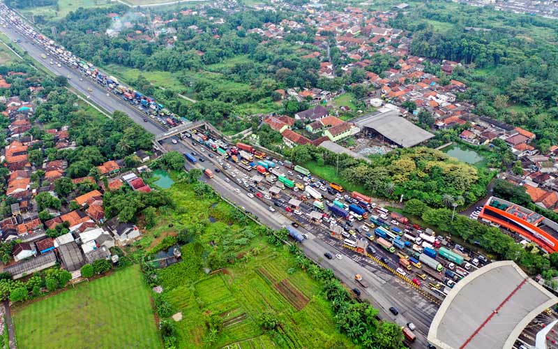  Pintu Tol Cikupa Macet Hingga 8 Kilometer Akibat Kegiatan Penyekatan Larangan Mudik Lebaran