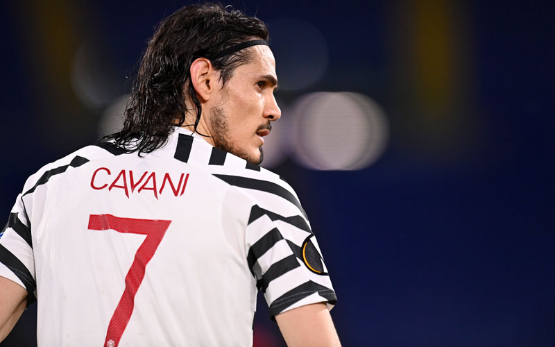  Manchester United Resmi Perpanjang Kontrak Striker Edinson Cavani