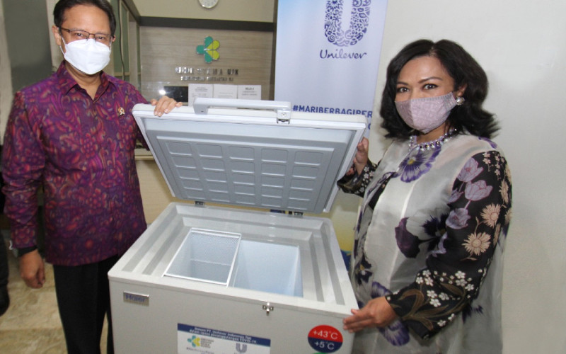 Unilever Indonesia Donasi 1.400 Kabinet Pendingin Vaksin