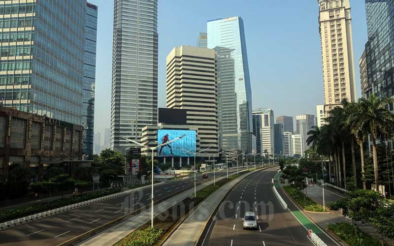  Sejumlah Jalan Protokol di Ibu Kota Terpantau Sepi Saat Lebaran Hari Pertama