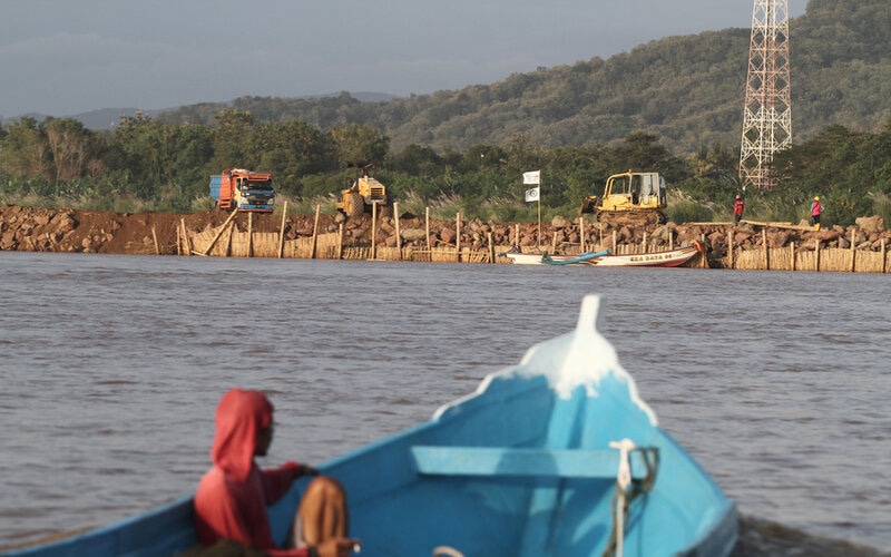  Sejumlah Wisatawan di Pantai Depok Mengabaikan Protokol Kesehatan