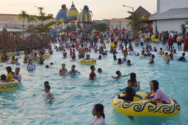  Indramayu Melarang Wahana Water Boom Beroperasi