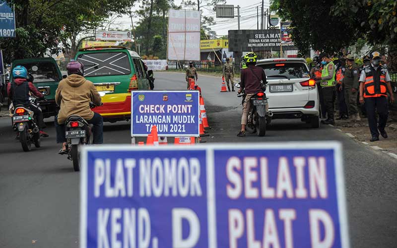  Posko Penyekatan Arus Balik di Perbatasan Bandung Telah Memutar Balikan Ratusan Kendaraan