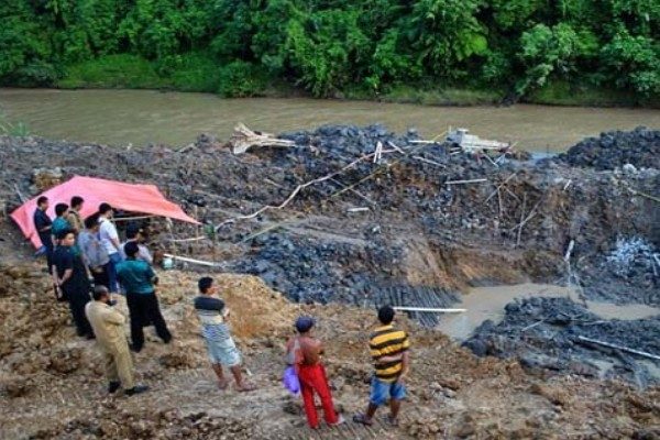  TAMBANG EMAS DI LUWU : Ganti Rugi Lahan Jadi Polemik