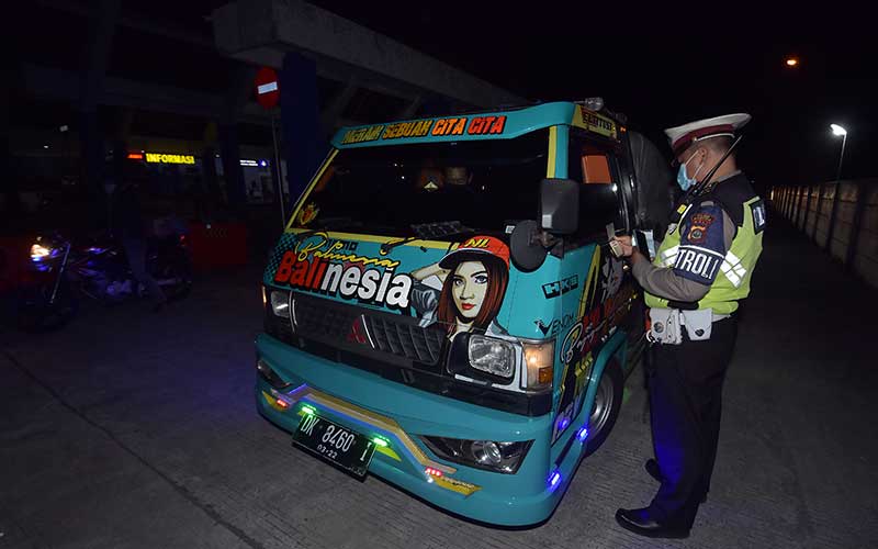  Tekan Penyebaran Covid-19, Polisi Perketat Penyekatan di Bali