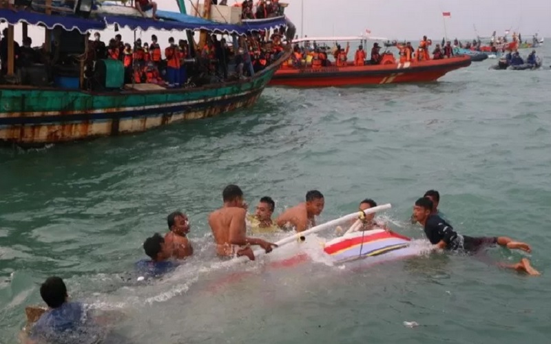  Dahulu 10 Ribu Orang Hadiri Larung Kepala Kerbau di Laut Jepara, Kini…