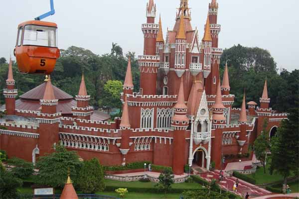  TMII Tingkatkan Kapasitas Kunjungan Jadi 50 Persen