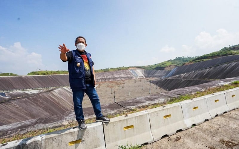  Tinjau TPPAS Legok Nangka, Yana Soroti Kualitas Kendaraan Sampah Milik Pemkot