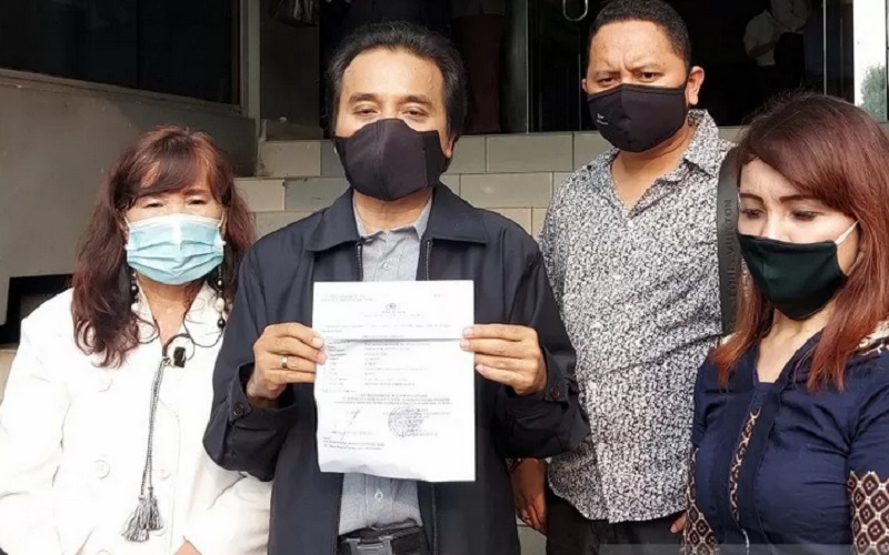 Eks Menpora Roy Suryo Laporkan Pesinetron Lucky Alamsyah ke Polisi