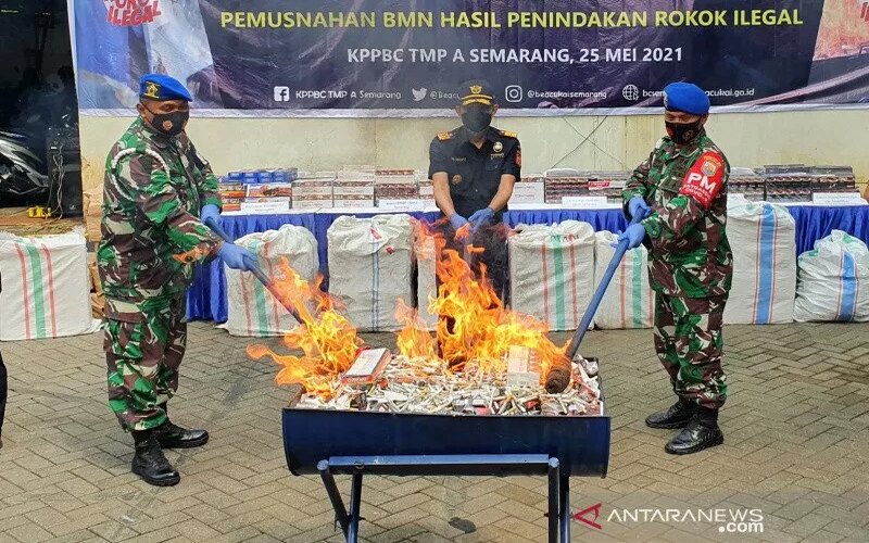  Rokok Ilegal Rp2 Miliar di Semarang Dimusnahkan