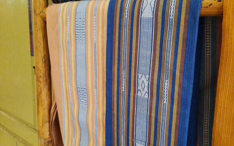  Mengenal Kain Tenun Sundawa, Motif Asli Tenun Pringgasela