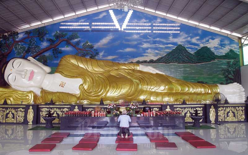  Suasana Ibadah Waisak di Vihara Buddha Dharma dan 8 Posat Bogor