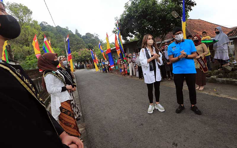  Sandiaga Uno Sosialisasikan Anugerah Desa Wisata Indonesia 2021