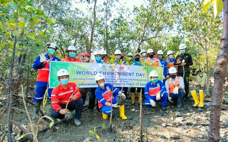 PT Indocement Tunggal Prakarsa Tbk. (INTP) pada Hari Lingkungan Hidup Sedunia 2021 menyelenggarakan acara penanaman pohon di tiga lokasi kompleks pabrik yaitu Kompleks Pabrik Citeureup, Bogor, Jawa Barat; Kompleks Pabrik Cirebon, Cirebon, Jawa Barat; dan Kompleks Pabrik Tarjun, Kotabaru, Kalimantan Selatan./Istimewa