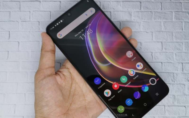  Ponsel Vivo V21 5G, Jagoan Selfie yang Andal untuk Main Gim 