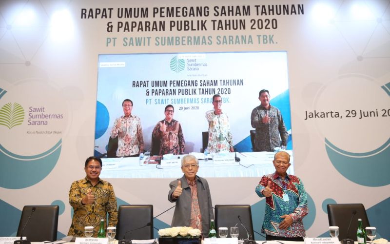Manajemen PT Sawit Sumbermas Sarana Tbk. (SSMS) berpose usai Rapat Umum Pemegang Saham Tahunan, Senin (29/6/2020)/SSMS