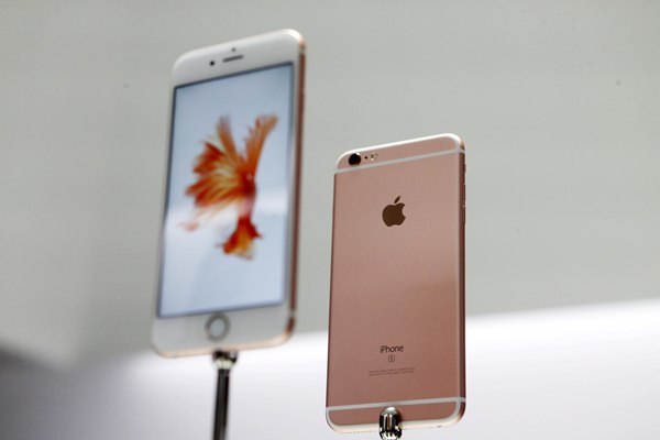  Kebagian Update iOS 15, iPhone 6s Trending di Twitter