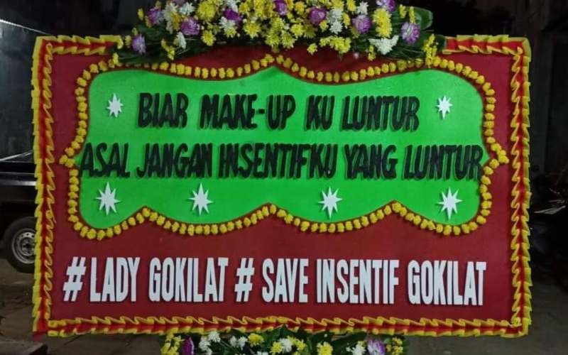  Mitra Pengemudi Kirim Karangan Bunga ke Kantor Gojek, Ini Pesannya