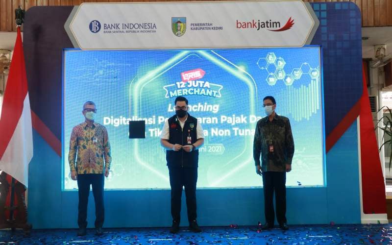  Bank Jatim - Pemkab Kediri Kolaborasi Permudah Pembayaran Pajak Daerah