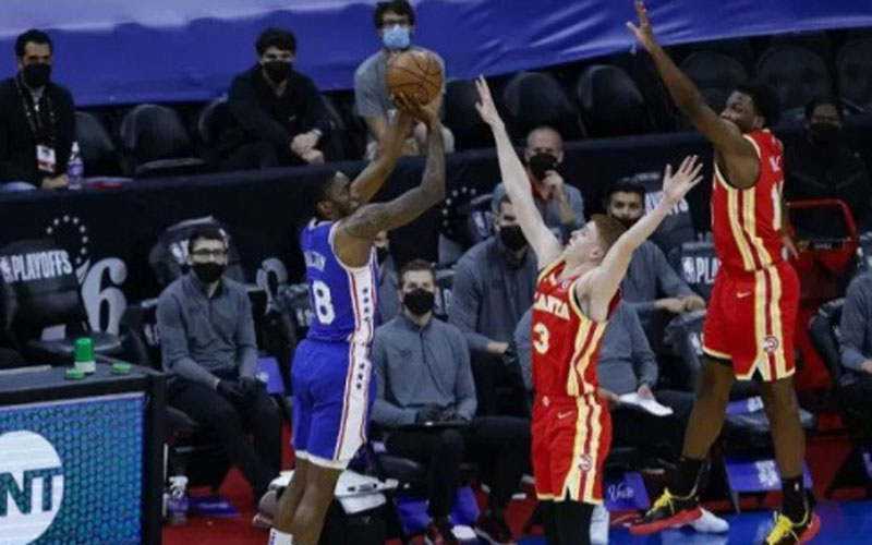  Basket NBA : Embiid Gemilang, Sixers Bikin Skor 1–1 vs Hawks