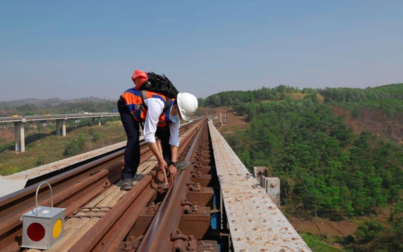  Di Balik Layar Perjalanan Kereta Api yang Aman, Ada PPJ yang Terampil