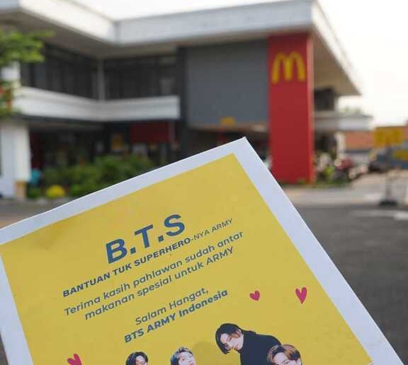  Rela Antri BTS Meal McD, BTS ARMY Donasi Makanan Bagi Ojol