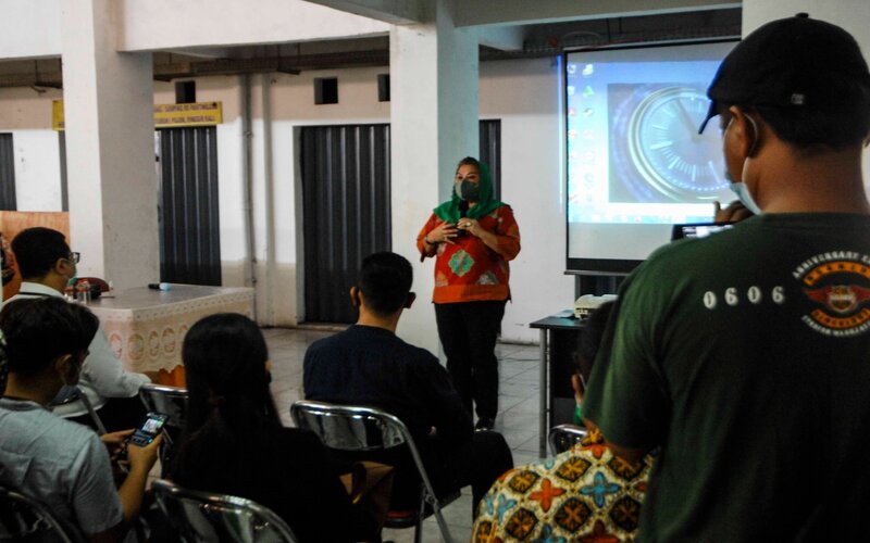  BI Luncurkan Pembayaran QRIS untuk Pedagang Bakso di Semarang
