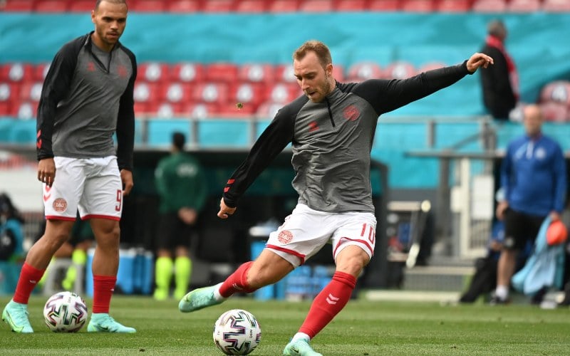  Christian Eriksen Kolaps, Laga Denmark vs Finlandia Dihentikan Sementara