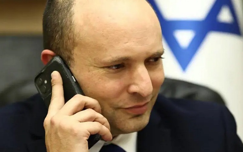 PM Israel Naftali Bennet saat menerima telepon Presiden AS Joe Biden/The Jerussalem Post 