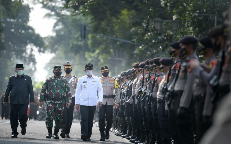  Ridwan Kamil Minta Polda Jabar Cegah Wisatawan Masuk Bandung Raya