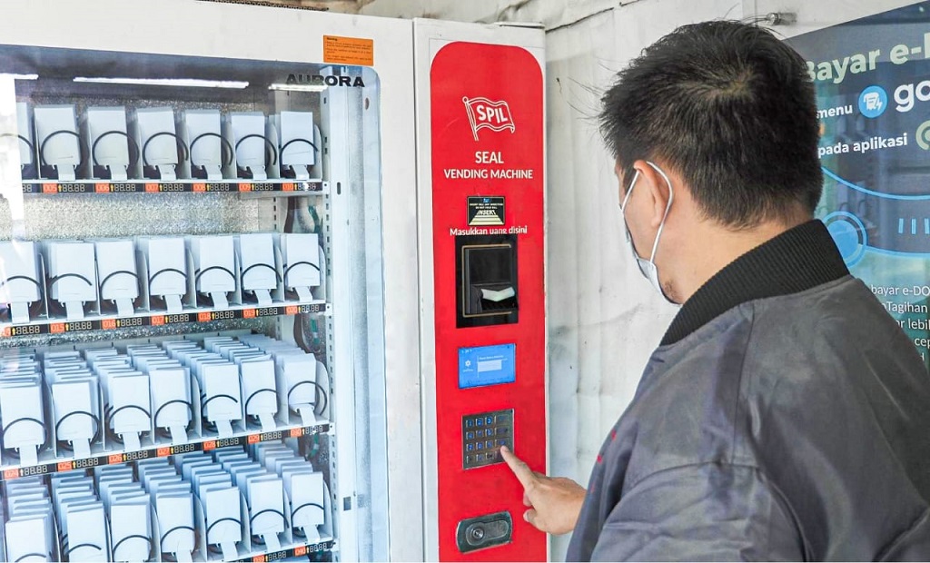  SPIL Kembangkan Inovasi untuk Pembelian Segel Kontainer melalui mySPIL dan Vending Machine