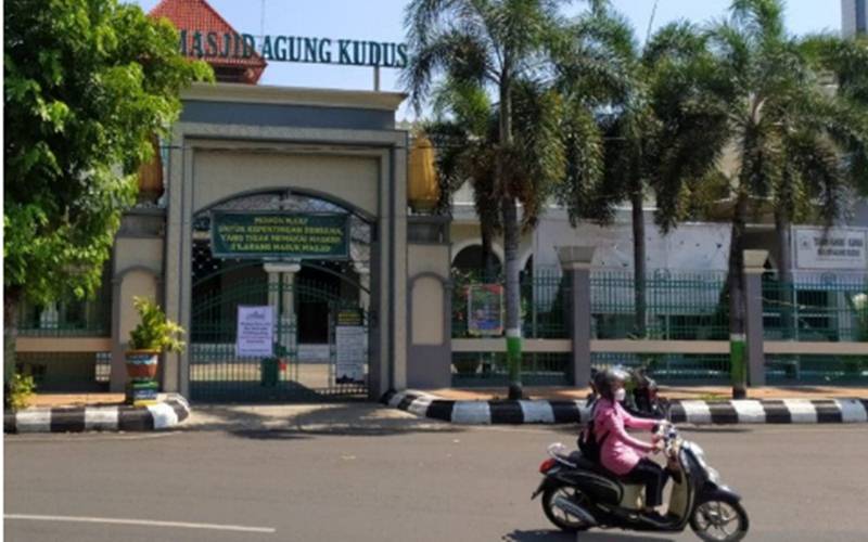  Berada di Zona Merah, Ini yang Terjadi dengan Masjid Agung Kudus 