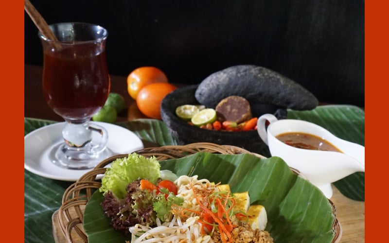  Menikmati Sajian Tradisional Betawi ala Hotel di Wood 1820 Restaurant